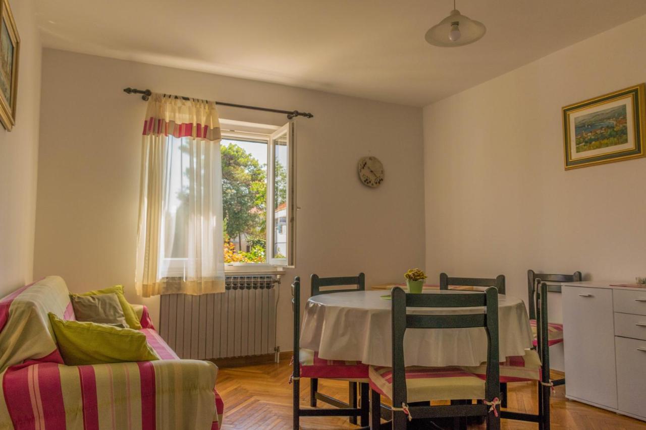 Apartments White & Green In Malinska Luaran gambar