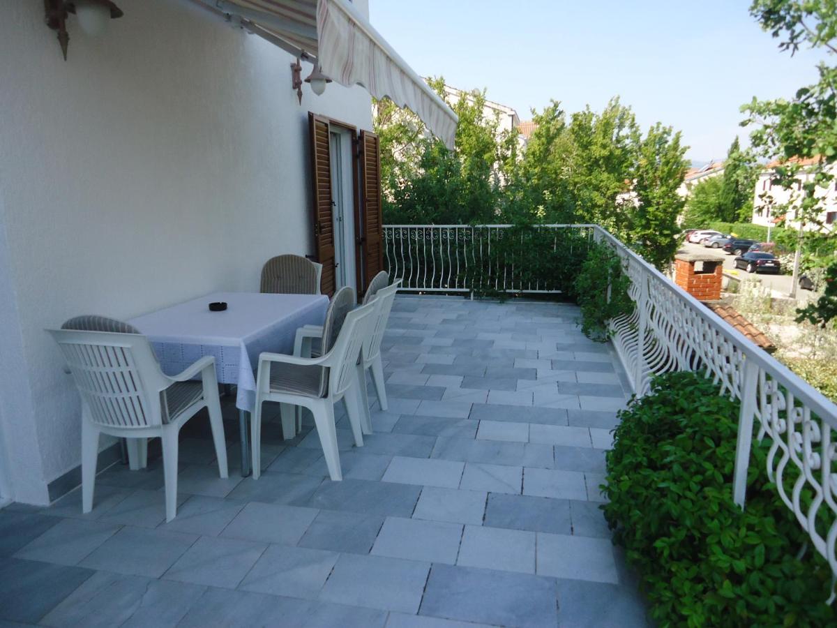 Apartments White & Green In Malinska Luaran gambar