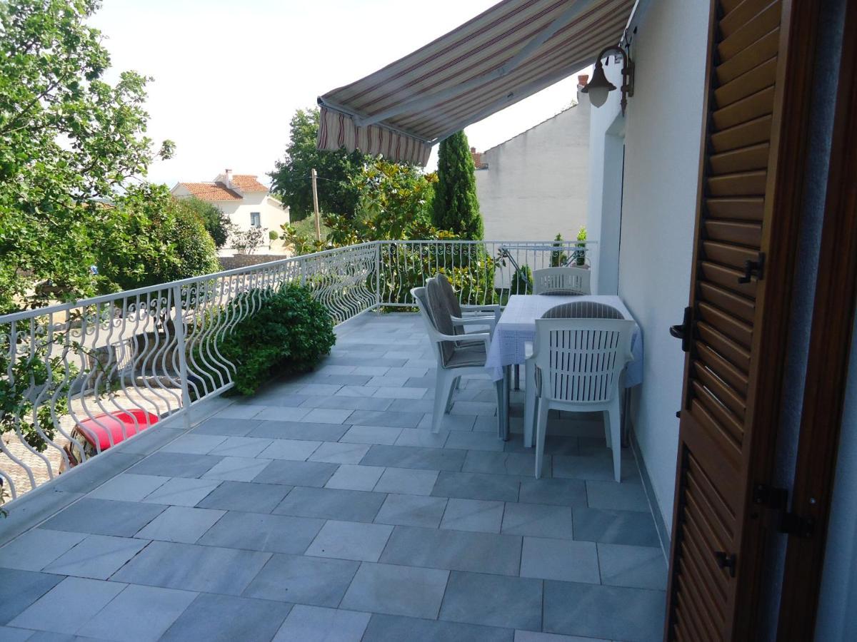 Apartments White & Green In Malinska Luaran gambar