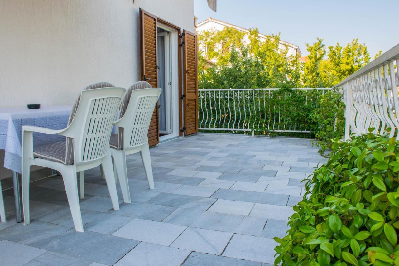 Apartments White & Green In Malinska Luaran gambar