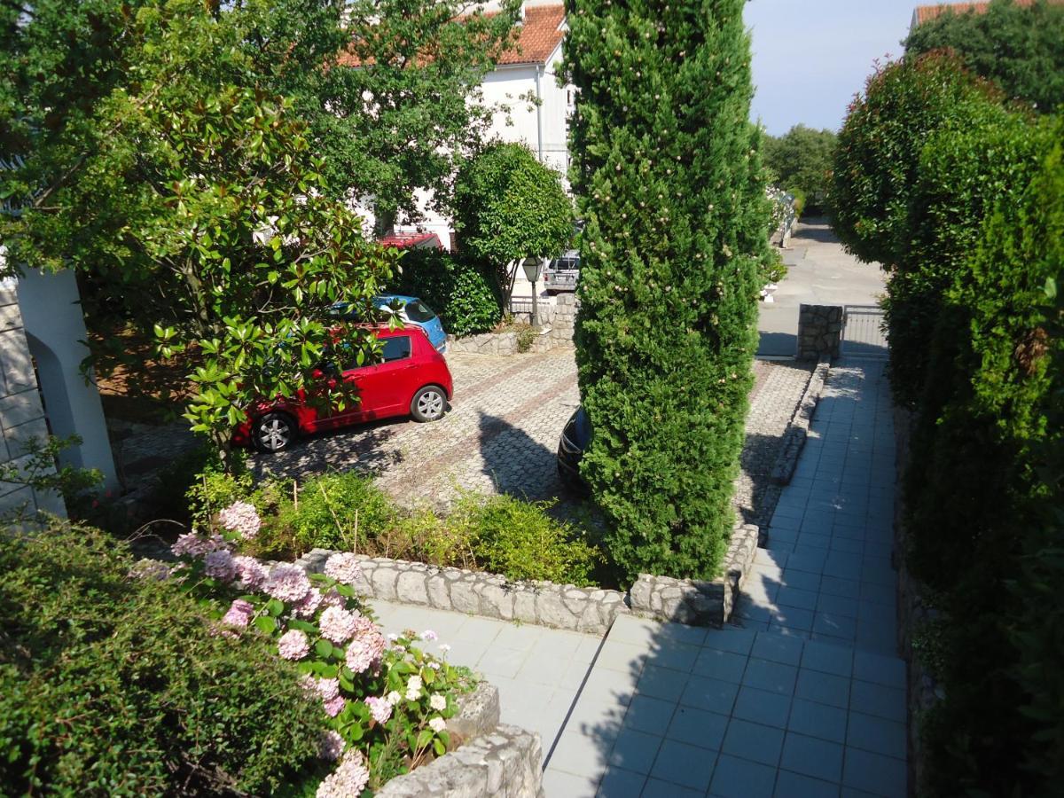 Apartments White & Green In Malinska Luaran gambar