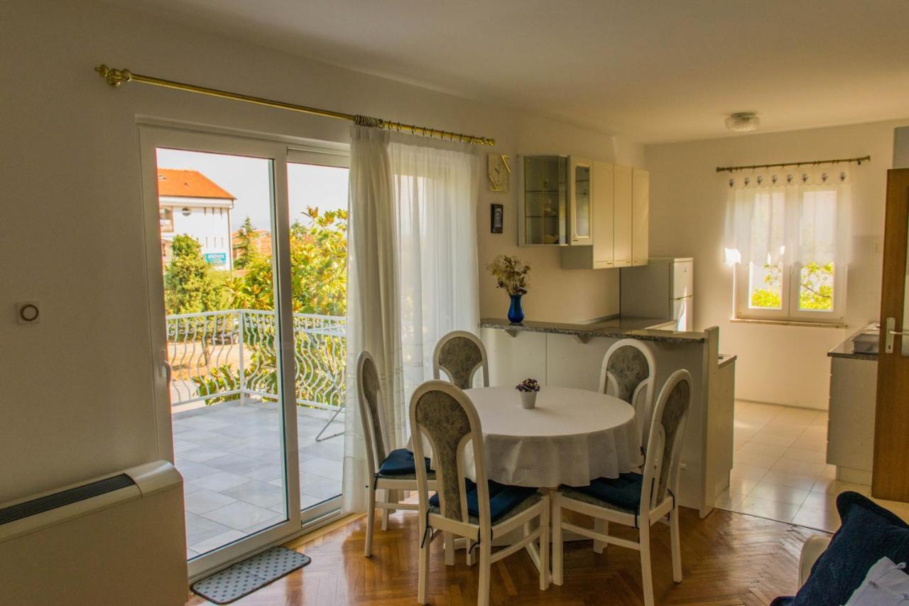 Apartments White & Green In Malinska Luaran gambar