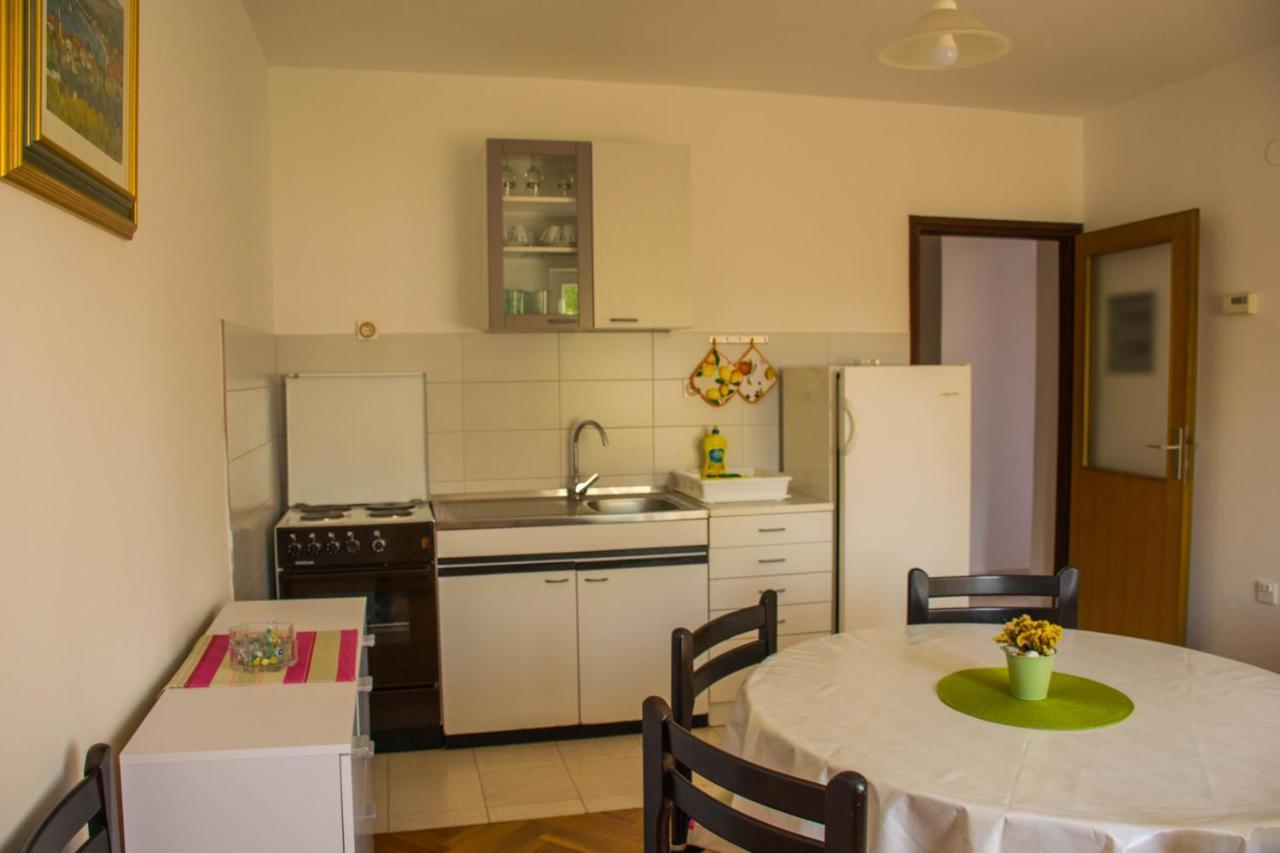 Apartments White & Green In Malinska Luaran gambar