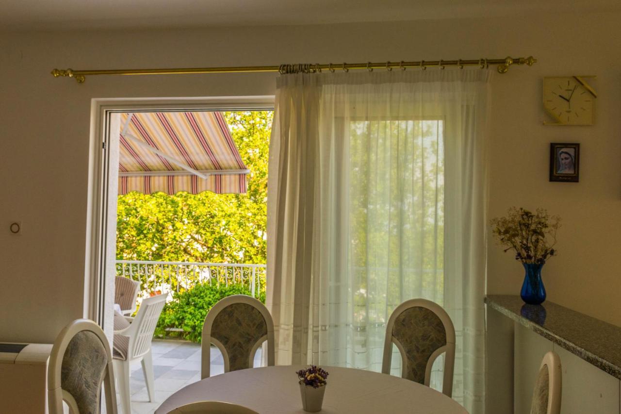 Apartments White & Green In Malinska Luaran gambar