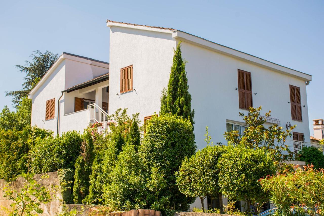 Apartments White & Green In Malinska Luaran gambar