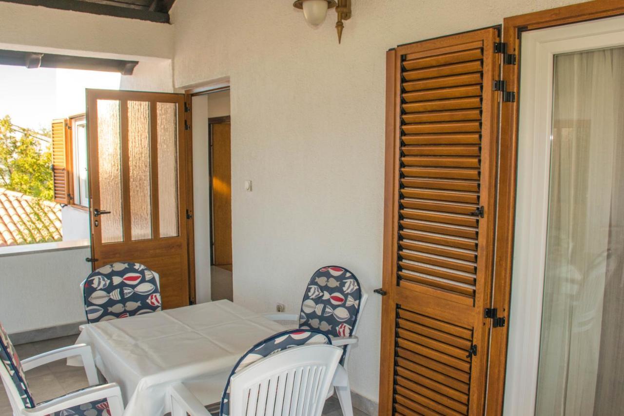 Apartments White & Green In Malinska Luaran gambar